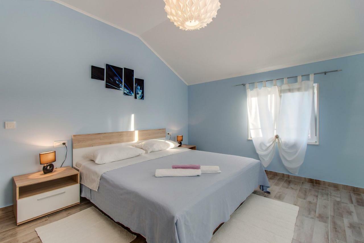 Apartman Leon & Rent A Quad Mali Losinj Exterior photo
